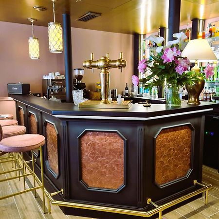 Logis Hotel Le Boudoir ベルベス エクステリア 写真