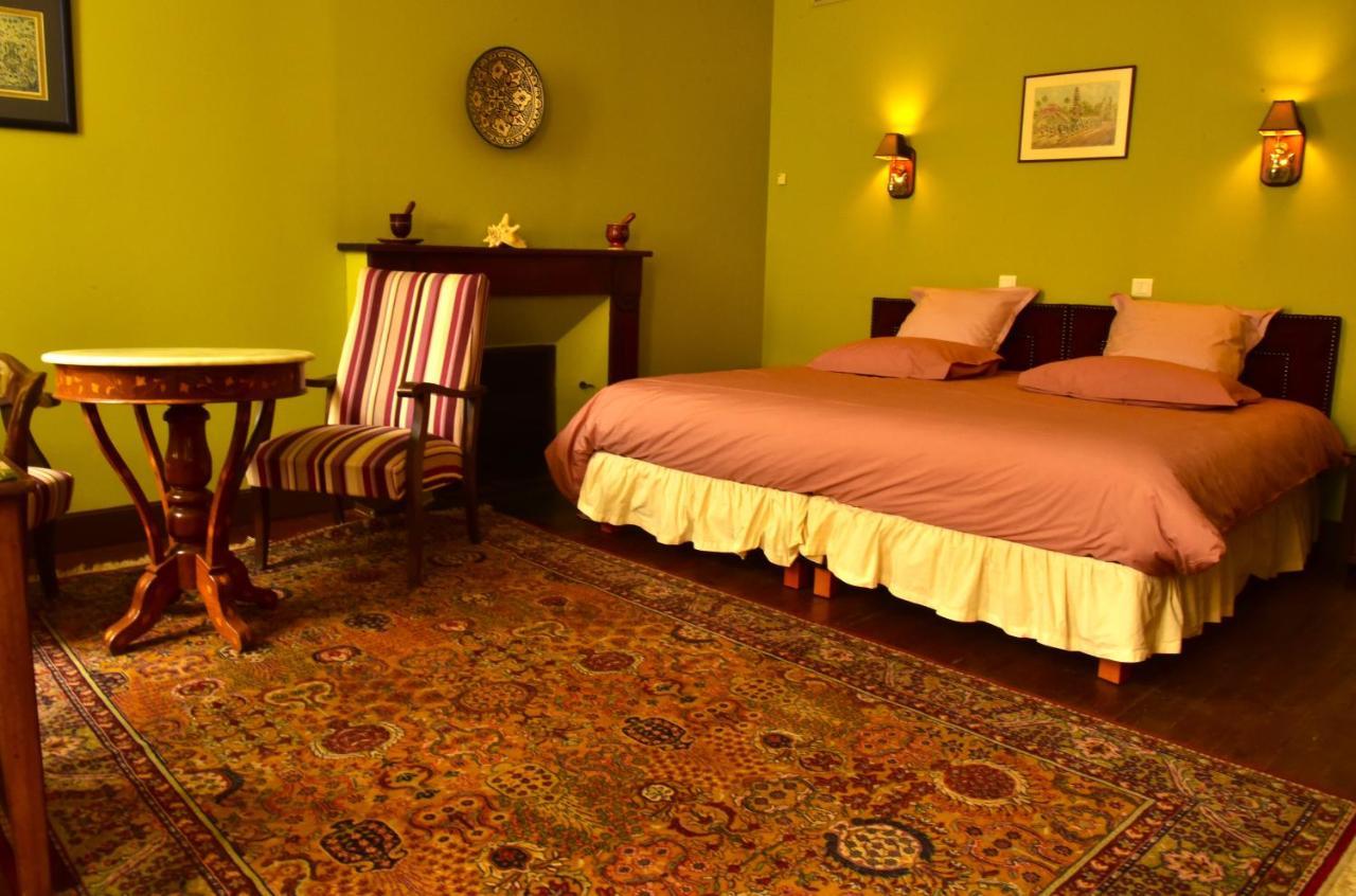 Logis Hotel Le Boudoir ベルベス エクステリア 写真