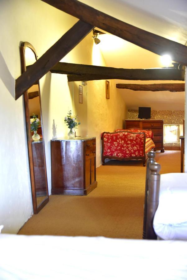 Logis Hotel Le Boudoir ベルベス エクステリア 写真