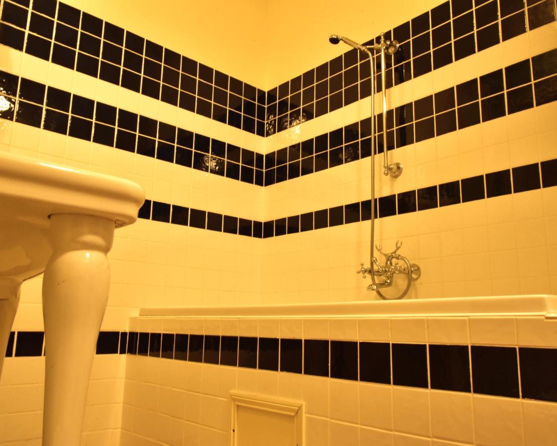 Logis Hotel Le Boudoir ベルベス エクステリア 写真