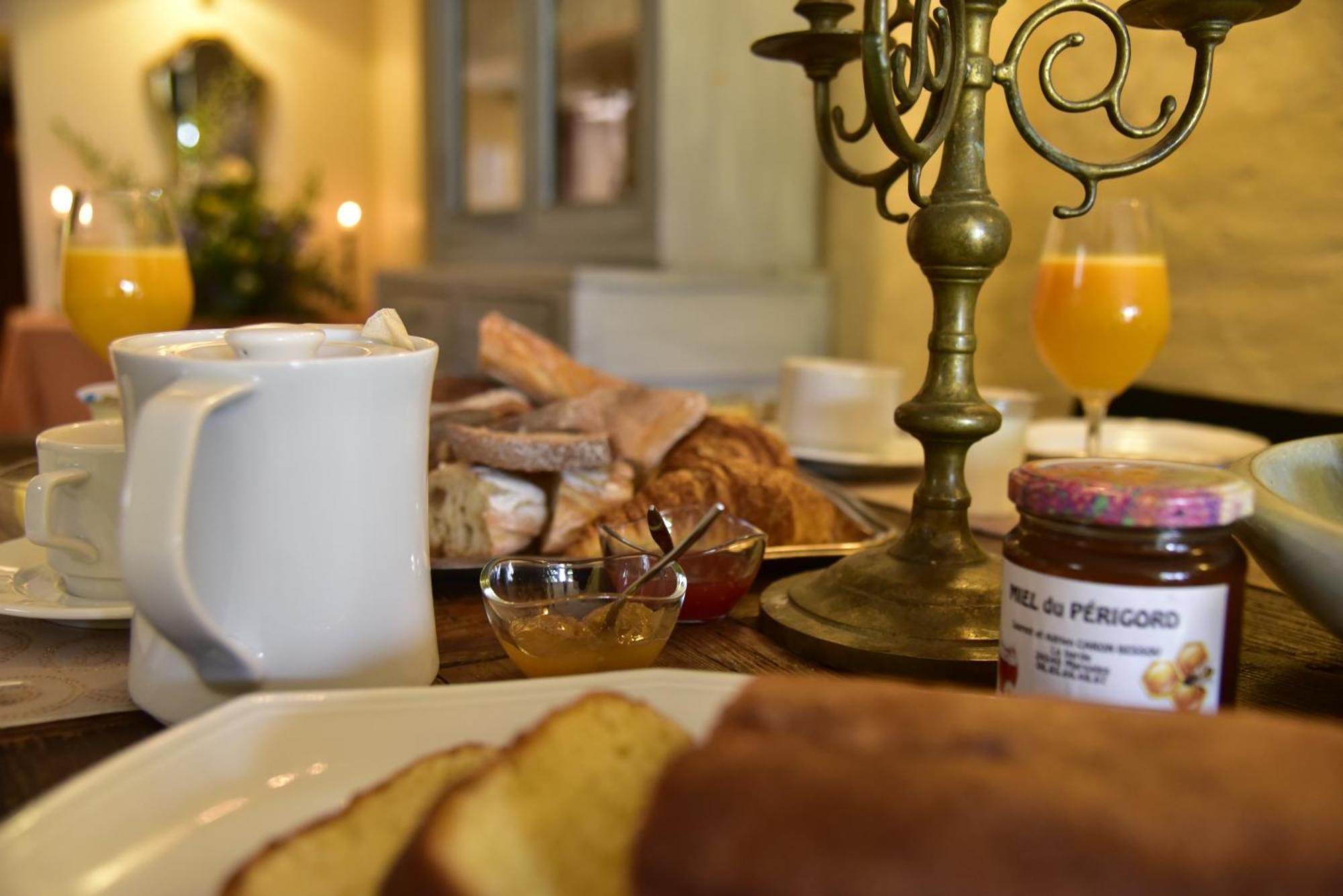Logis Hotel Le Boudoir ベルベス エクステリア 写真