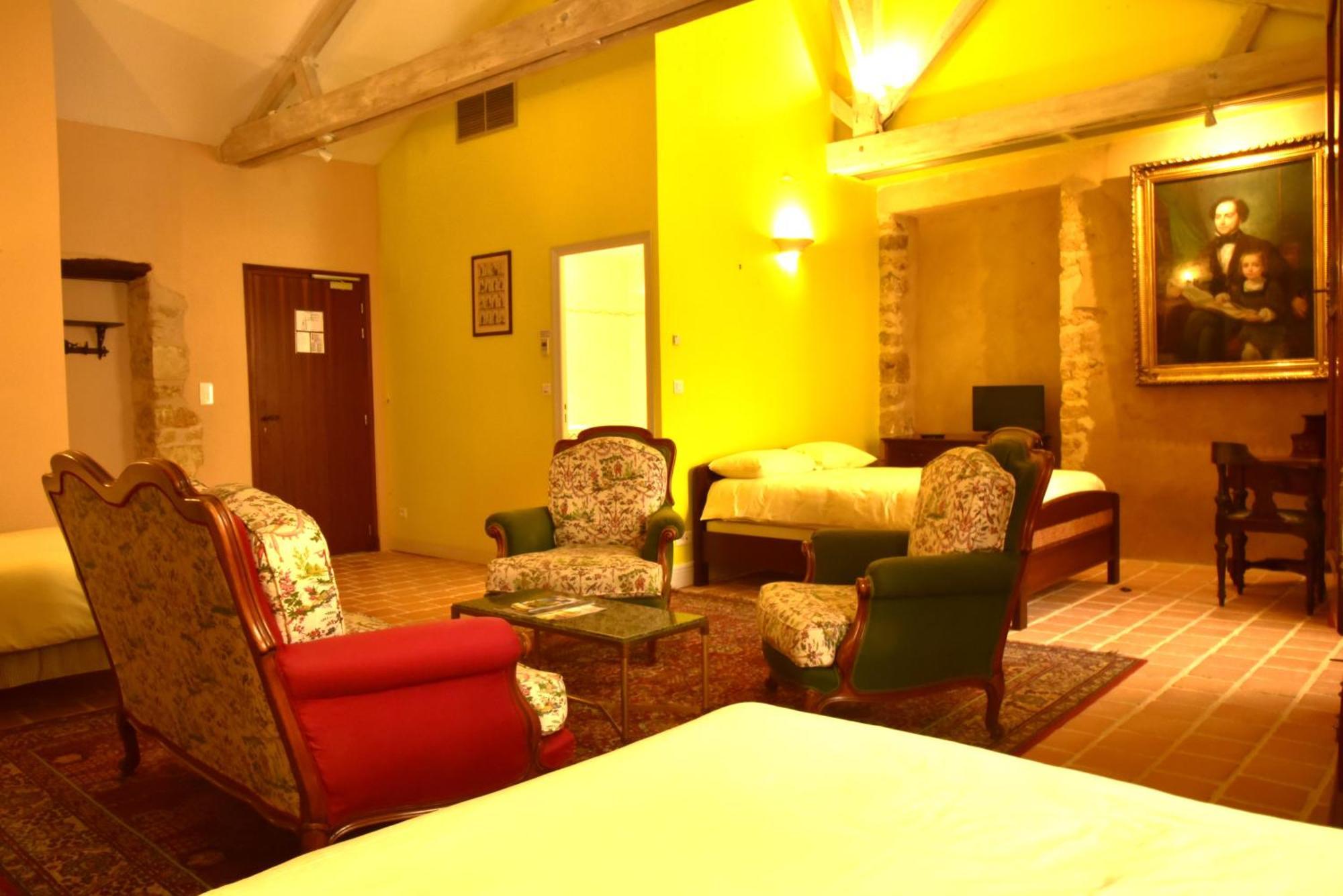 Logis Hotel Le Boudoir ベルベス 部屋 写真
