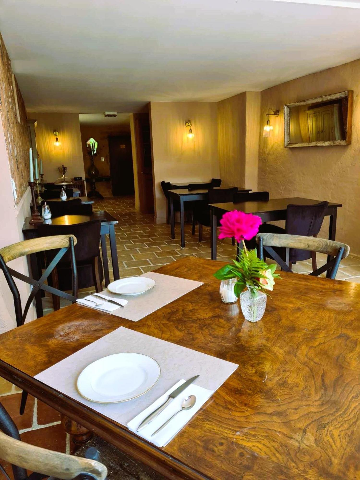 Logis Hotel Le Boudoir ベルベス エクステリア 写真